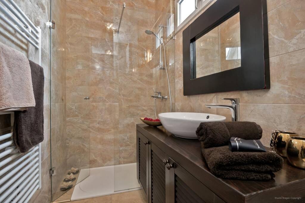 Ensidia Luxury Suite سبليت المظهر الخارجي الصورة